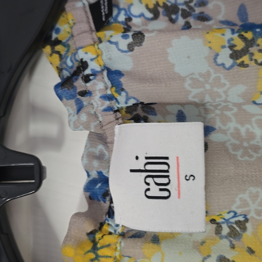 CAbi Yellow and Gray Floral Sleeveless Blouse Sz Sm - Picture 3 of 5